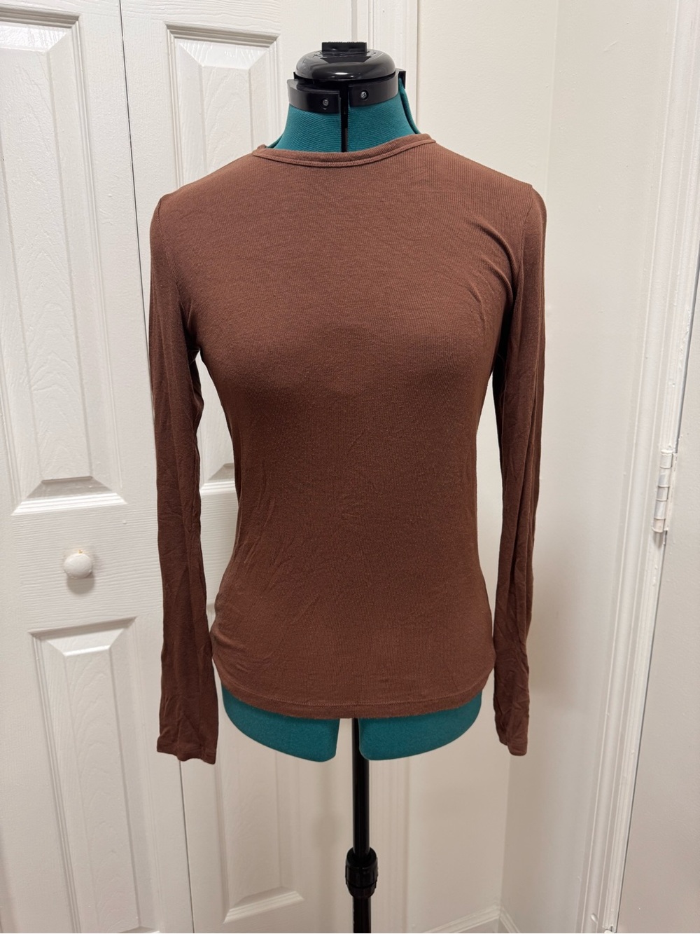 Victoria's Secret Brown Long-Sleeve Crewneck Tee